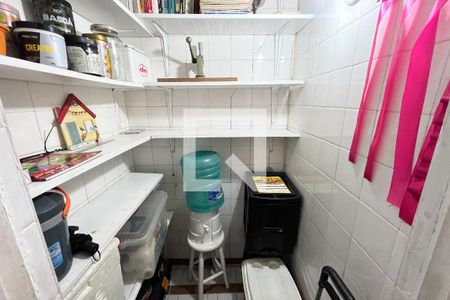 Dispensa de casa de condomínio para alugar com 3 quartos, 100m² em Freguesia (ilha do Governador), Rio de Janeiro