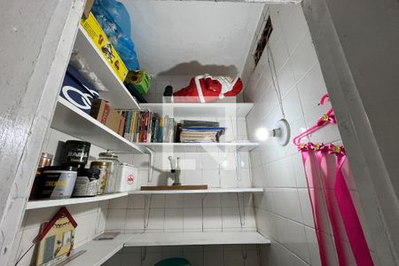 Dispensa de casa de condomínio para alugar com 3 quartos, 100m² em Freguesia (ilha do Governador), Rio de Janeiro