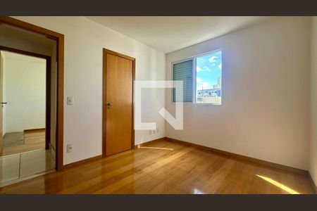 Quarto  de apartamento à venda com 4 quartos, 140m² em Buritis, Belo Horizonte