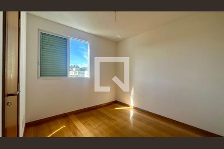 Quarto  de apartamento à venda com 4 quartos, 140m² em Buritis, Belo Horizonte