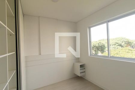 Quarto 2 de apartamento para alugar com 2 quartos, 49m² em Vila Izabel, Curitiba