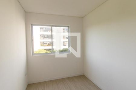 Quarto 1 de apartamento para alugar com 2 quartos, 49m² em Vila Izabel, Curitiba