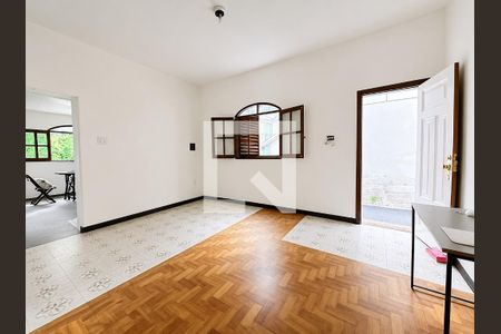 Casa para alugar com 3 quartos, 100m² em Lagoinha, Belo Horizonte