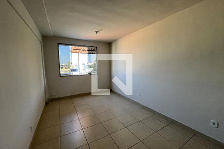 Sala de casa de condomínio para alugar com 2 quartos, 80m² em Parque Boa Vista I, Duque de Caxias
