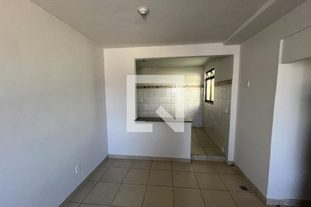 Sala de casa de condomínio para alugar com 2 quartos, 80m² em Parque Boa Vista I, Duque de Caxias