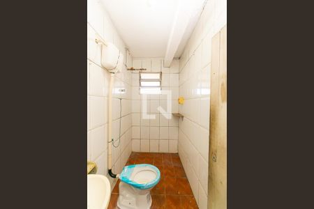 Banheiro de casa para alugar com 1 quarto, 51m² em Parque dos Bancarios, São Paulo