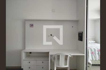 Studio/mesa home office de kitnet/studio para alugar com 1 quarto, 35m² em Vila Gomes Cardim, São Paulo