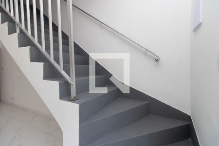Escada de casa para alugar com 3 quartos, 150m² em Vila Gustavo, São Paulo