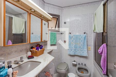 Banheiro da Suíte 1 de apartamento para alugar com 4 quartos, 220m² em Aclimação, São Paulo