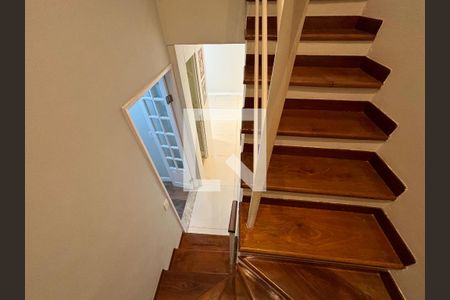 Sala - escada de apartamento para alugar com 2 quartos, 96m² em Botafogo, Rio de Janeiro