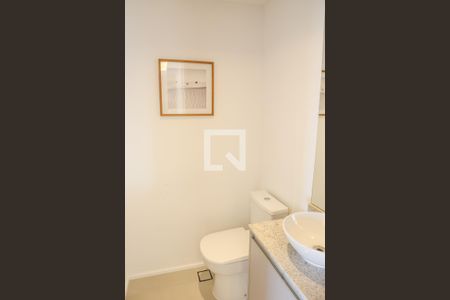 Lavabo de apartamento para alugar com 2 quartos, 79m² em Água Branca, São Paulo