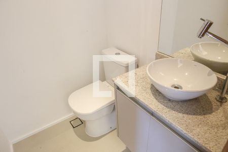 Lavabo de apartamento para alugar com 2 quartos, 79m² em Água Branca, São Paulo