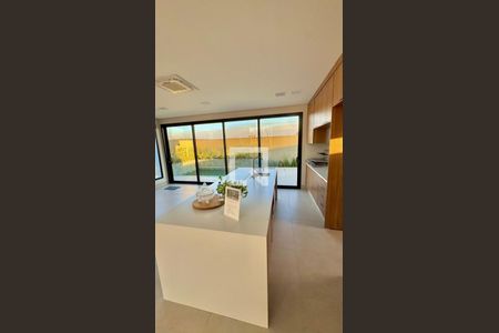Cozinha de casa de condomínio à venda com 3 quartos, 225m² em Residencial Jatibela, Campinas