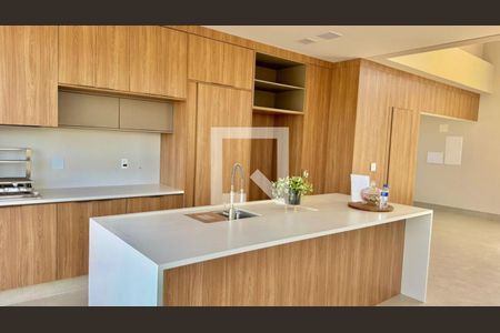 Cozinha de casa de condomínio à venda com 3 quartos, 225m² em Residencial Jatibela, Campinas