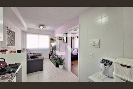 Sala/Cozinha e Área de serviço  de apartamento para alugar com 1 quarto, 28m² em Bom Retiro, São Paulo