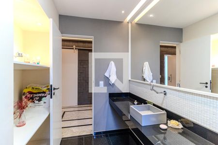 Lavabo de apartamento para alugar com 4 quartos, 346m² em Higienópolis, São Paulo