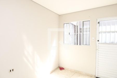 Sala de casa para alugar com 2 quartos, 40m² em Itaquera, São Paulo