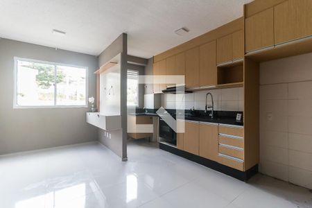 Sala de apartamento para alugar com 2 quartos, 43m² em Vila Perracini, Poá