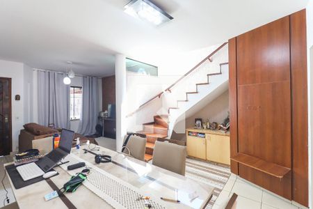Casa à venda com 3 quartos, 190m² em Vila Irmaos Arnoni, São Paulo