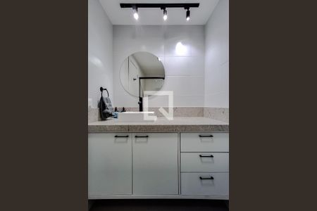 Banheiro de kitnet/studio para alugar com 1 quarto, 24m² em Vila Mariana, São Paulo