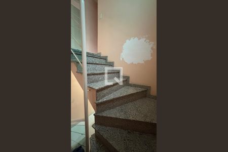 Escada de casa à venda com 3 quartos, 178m² em Parque Marajoara, Santo André