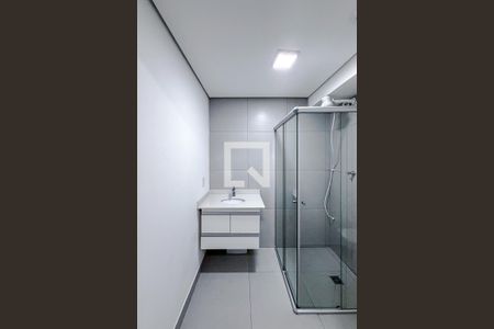 Banheiro de kitnet/studio para alugar com 1 quarto, 28m² em Vila Dom Pedro I, São Paulo