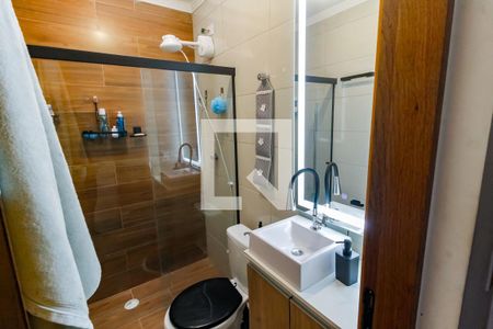 Banheiro da Suíte 1 de casa para alugar com 2 quartos, 290m² em Jardim Mitsutani, São Paulo