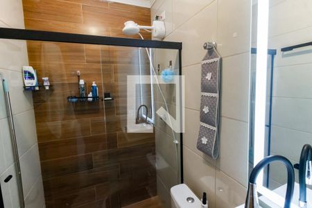 Banheiro da Suíte 1 de casa para alugar com 2 quartos, 290m² em Jardim Mitsutani, São Paulo
