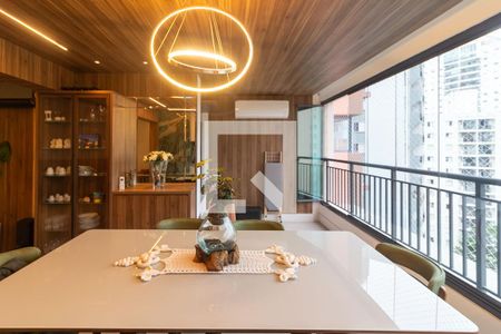 Sala Varanda de apartamento à venda com 3 quartos, 123m² em Vila Sofia, São Paulo