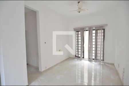 Sala de casa à venda com 5 quartos, 229m² em Grajaú, Rio de Janeiro