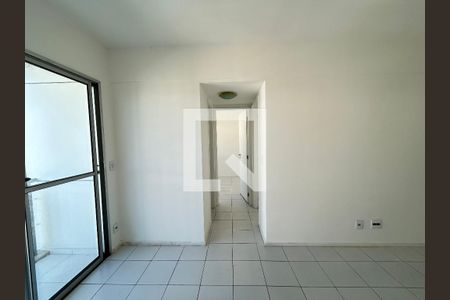 Corredor de apartamento para alugar com 2 quartos, 55m² em Jardim Sulacap, Rio de Janeiro