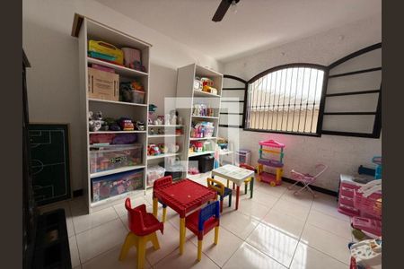 Casa à venda com 5 quartos, 181m² em Itaipu, Niterói