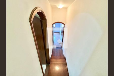 Corredor de casa à venda com 2 quartos, 125m² em Jardim Sonia, São Paulo