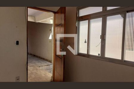 Casa à venda com 3 quartos, 110m² em Vila Mesquita, São Paulo