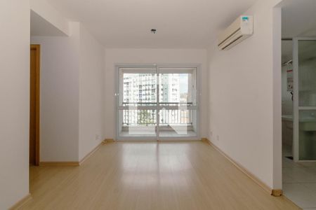 Sala de apartamento para alugar com 2 quartos, 75m² em Passo d’Areia, Porto Alegre
