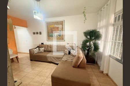 Casa à venda com 3 quartos, 125m² em Jardim Regis, São Paulo