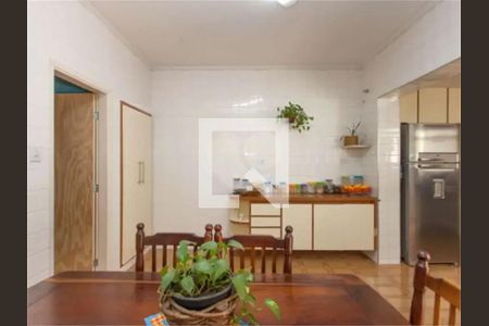 Casa à venda com 4 quartos, 197m² em Chácara Inglesa, São Paulo