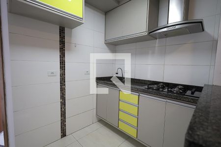 Cozinha de apartamento para alugar com 2 quartos, 83m² em Jardim Cristiane, Santo André