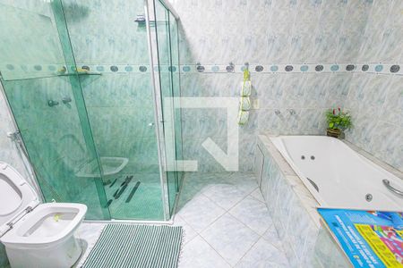 banheiro de casa à venda com 4 quartos, 550m² em Copacabana, Belo Horizonte