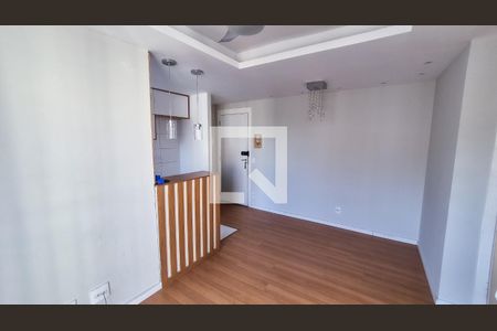 Sala de apartamento para alugar com 2 quartos, 45m² em Irajá, Rio de Janeiro