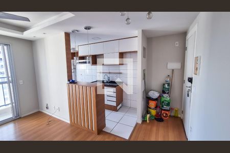 Sala de apartamento para alugar com 2 quartos, 45m² em Irajá, Rio de Janeiro
