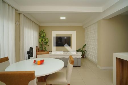 Sala de casa de condomínio para alugar com 4 quartos, 100m² em Inoã, Maricá