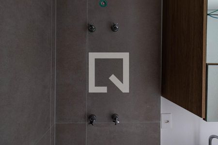 Banheiro de kitnet/studio para alugar com 1 quarto, 19m² em Jardim Vera Cruz, São Paulo