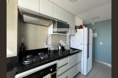 Cozinha de apartamento para alugar com 2 quartos, 49m² em Jardim Roberto, Osasco