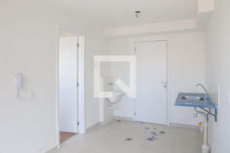 Sala e Cozinha de apartamento à venda com 1 quarto, 24m² em Parque Industrial Tomas Edson, São Paulo