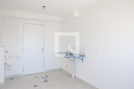 Sala e Cozinha de apartamento à venda com 1 quarto, 24m² em Parque Industrial Tomas Edson, São Paulo