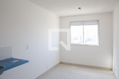 Sala e Cozinha de apartamento à venda com 1 quarto, 24m² em Parque Industrial Tomas Edson, São Paulo
