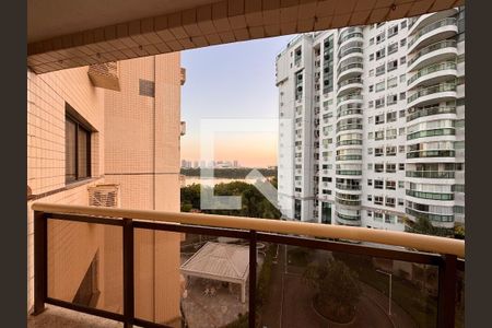 Varanda de apartamento para alugar com 3 quartos, 100m² em Barra da Tijuca, Rio de Janeiro