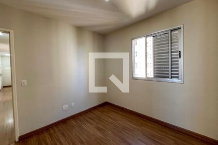 Quarto 1 de apartamento para alugar com 2 quartos, 52m² em Vila Liviero, São Paulo