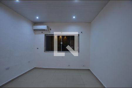 Quarto 1 de apartamento para alugar com 1 quarto, 130m² em Bento Ribeiro, Rio de Janeiro